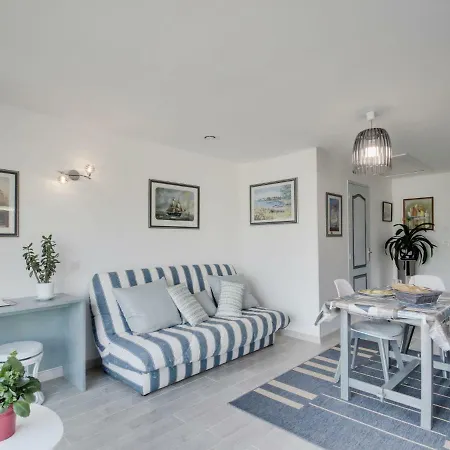 Les Genets By Interhome *